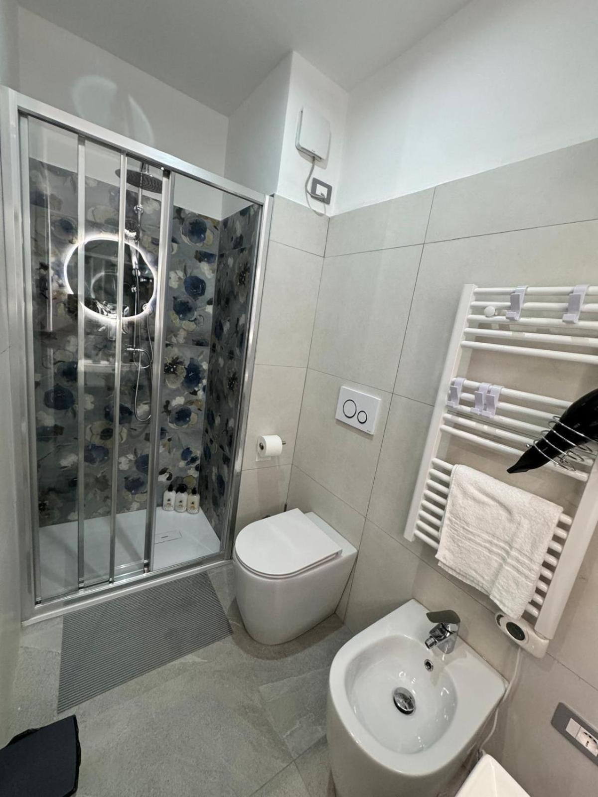 La Casa Di Jennifer Nel Centro Apartment Parma Bagian luar foto